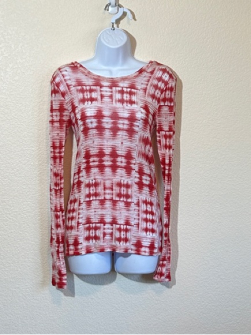 BCBGMaxAzria Red and White Long Sleeve Tie-Dye Top